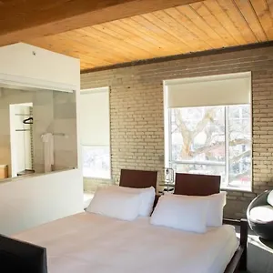 Hotel Ocho, Toronto