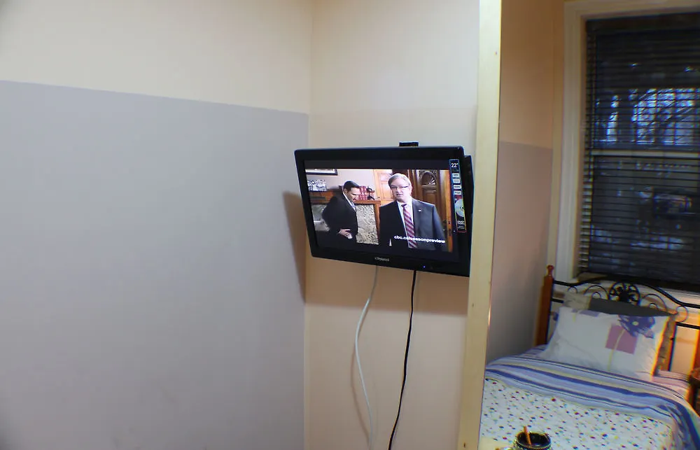 Comfy Guesthouse & Suite 多伦多 2*,