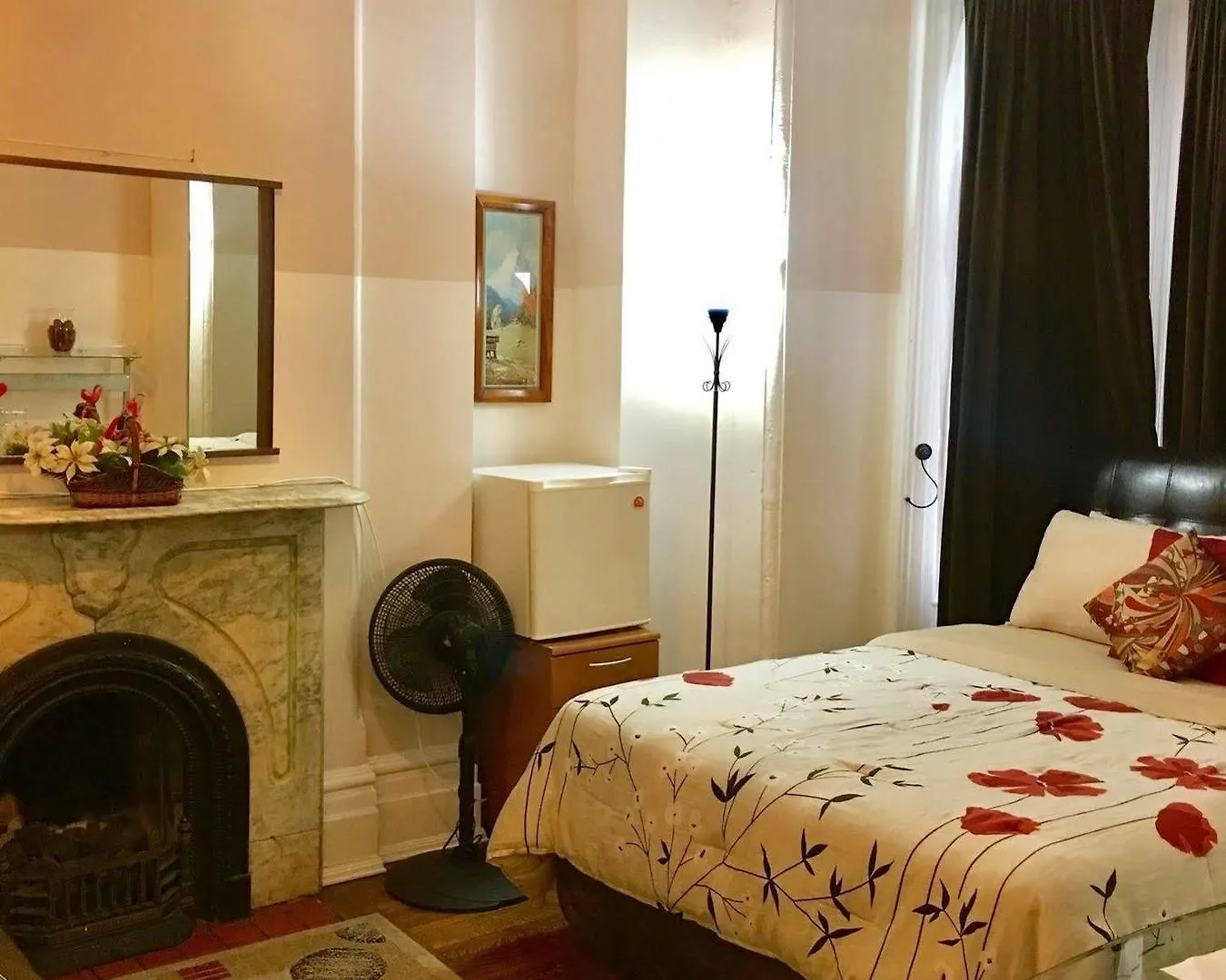 ** 招待所 Comfy Guesthouse & Suite 多伦多 加拿大