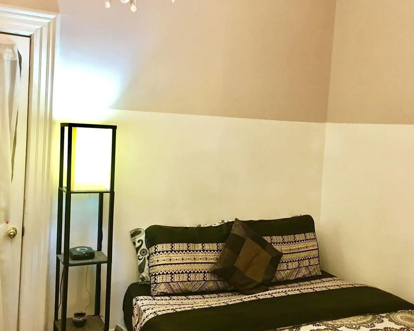 Comfy Guesthouse & Suite 多伦多 招待所