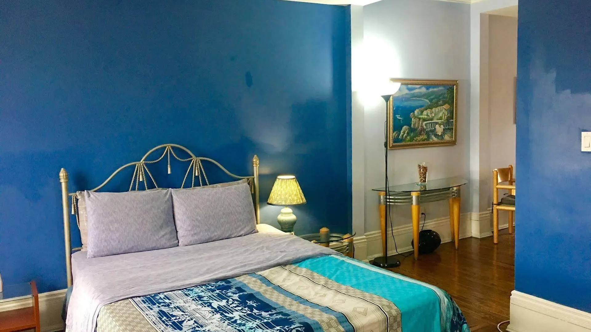 Comfy Guesthouse & Suite 多伦多 2*,