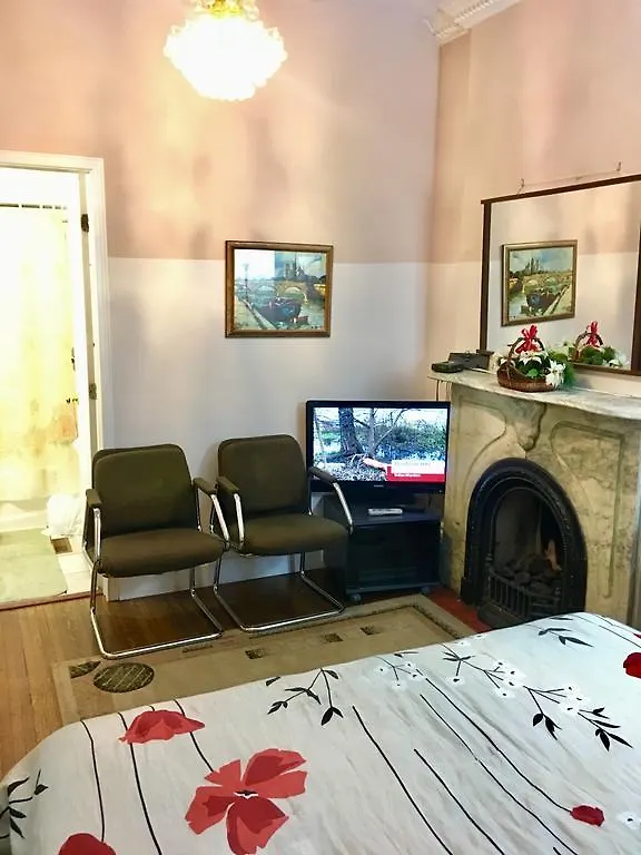 Comfy Guesthouse & Suite Toronto 2*,  Canada