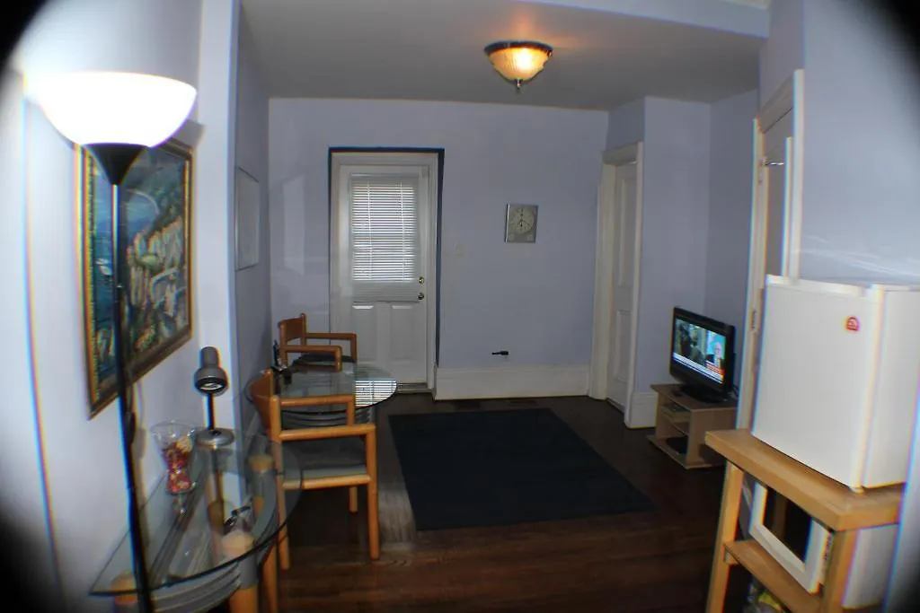 Guest house Comfy Guesthouse & Suite Toronto