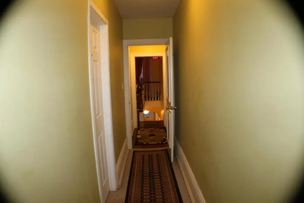 Comfy Guesthouse & Suite Toronto