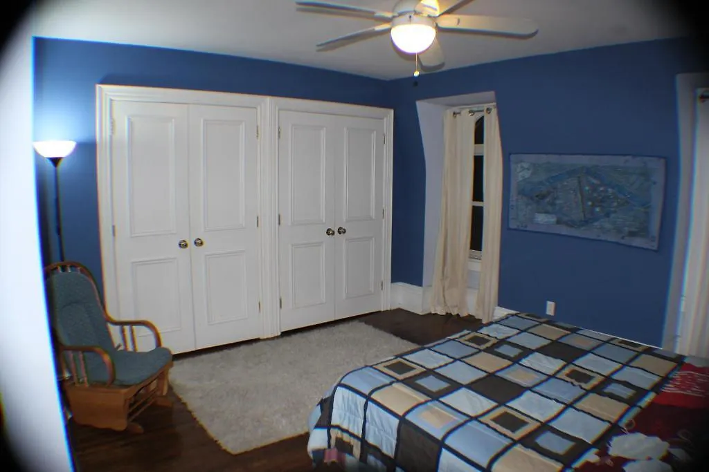 Comfy Guesthouse & Suite Toronto Guest house