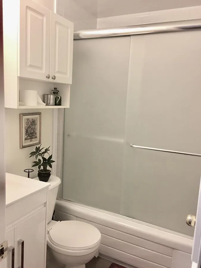 Comfy Guesthouse & Suite Toronto